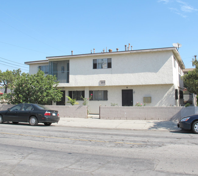 1025 E Hill St in Long Beach, CA - Foto de edificio - Building Photo