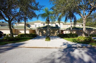 3505 Laurelgreens Ln S in Naples, FL - Building Photo - Building Photo