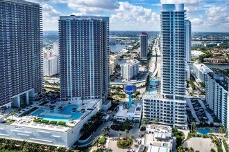 1801 S Ocean Dr, Unit 334 in Hallandale Beach, FL - Building Photo - Building Photo
