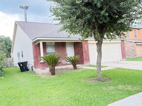 10322 Ravenwood View Ln in Houston, TX - Building Photo - Building Photo