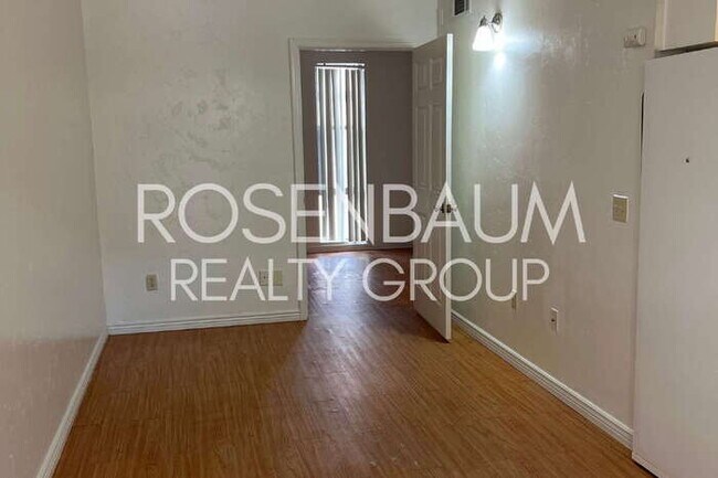 770 N Dodge Blvd in Tucson, AZ - Building Photo - Building Photo