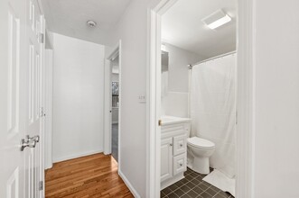 102 E Brookline St, Unit B in Boston, MA - Building Photo - Building Photo