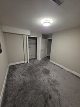 23016 Cliff Ave in Maple Ridge, BC - Building Photo - Building Photo