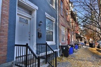 1830 Green St in Harrisburg, PA - Foto de edificio - Building Photo