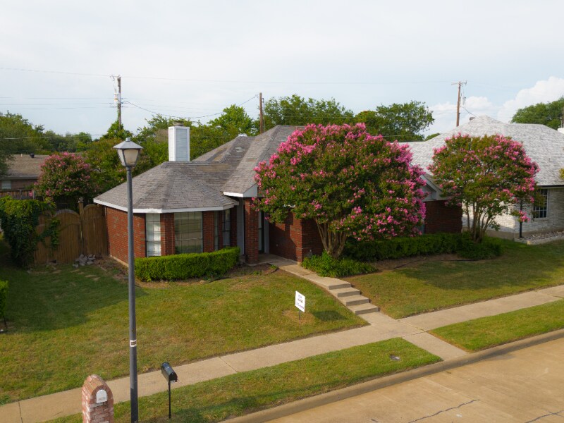 8640 Malibu St in Frisco, TX - Foto de edificio