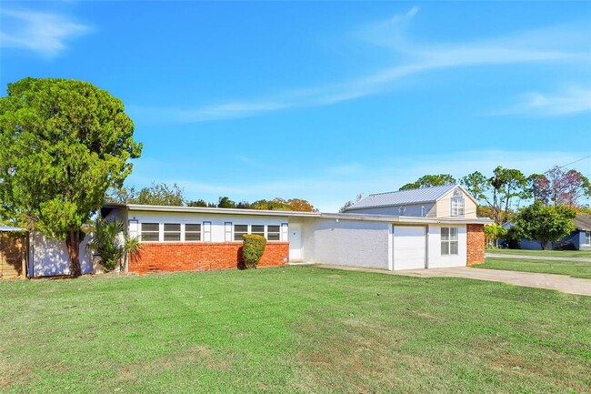 2705 Gulfstream Rd in Orlando, FL - Building Photo - Building Photo