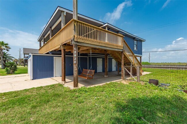 12928 John Reynolds Rd in Galveston, TX - Building Photo - Building Photo