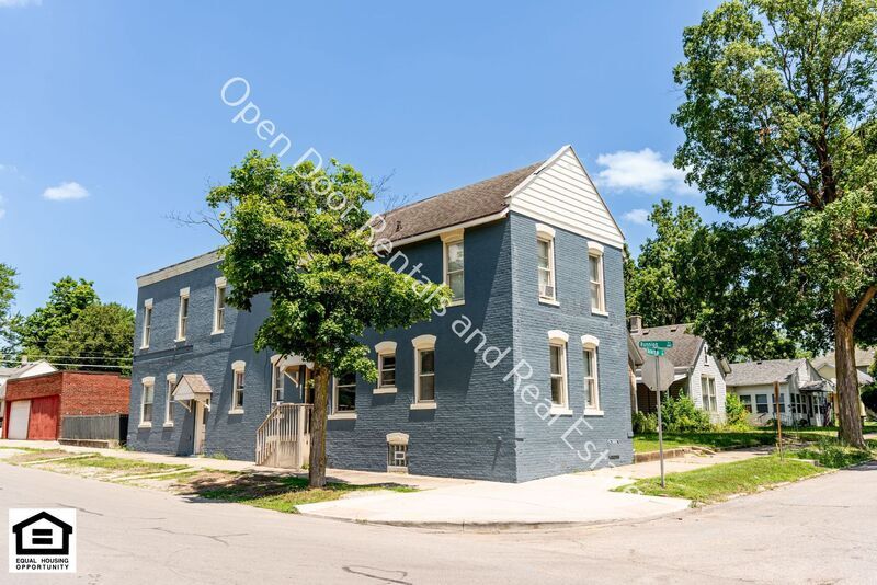 1006 Runnion Ave in Fort Wayne, IN - Building Photo