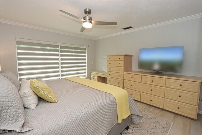 property at 736 Reef Point Cir