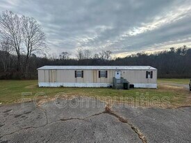 1803 Breezewood Dr in Morganton, NC - Building Photo
