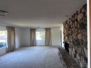 3843 Dalehurst Dr in Bakersfield, CA - Building Photo - Building Photo