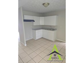 8302 Laughlin Dr in Indianapolis, IN - Building Photo - Building Photo