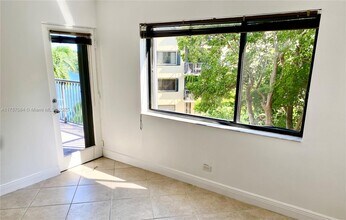 6601 SW 116th Ct, Unit 308 in Miami, FL - Building Photo - Building Photo