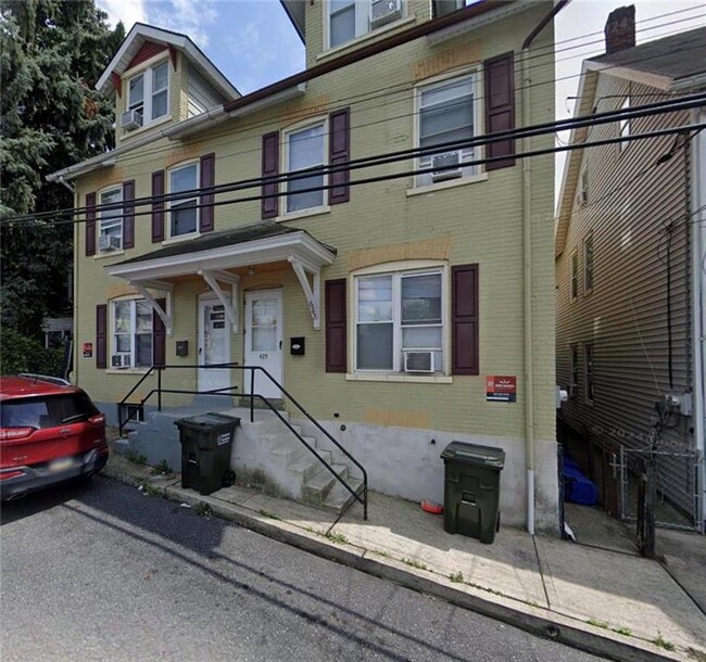 627 E Morton St in Bethlehem, PA - Building Photo - Building Photo