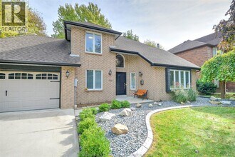 106 Marentette Dr in Lakeshore, ON - Building Photo - Building Photo