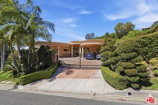 1831 Loma Vista Dr in Beverly Hills, CA - Building Photo