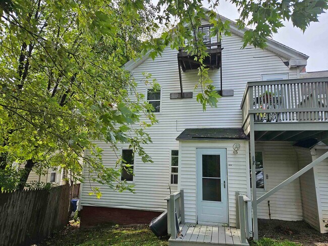 87 6th St in Dover, NH - Building Photo - Building Photo