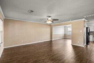 158 Bristol Bend Ln in Dickinson, TX - Foto de edificio - Building Photo