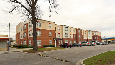 240 W Coit St in Florence, SC - Foto de edificio - Building Photo