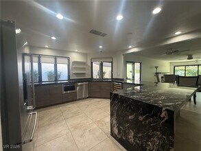 2208 Plaza Del Puerto in Las Vegas, NV - Building Photo - Building Photo