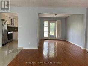 222 Cummer Ave in Toronto, ON - Building Photo - Building Photo