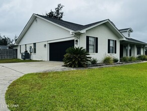 5108 Deep Bayou Dr in Panama City, FL - Building Photo - Building Photo