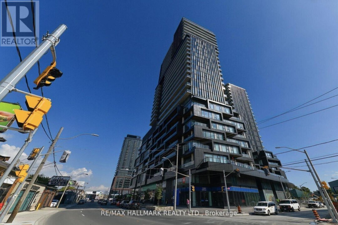 1285 Dupont St in Toronto, ON - Building Photo