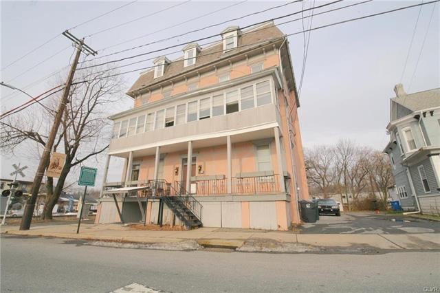 103 Main St in Walnutport, PA - Foto de edificio - Building Photo