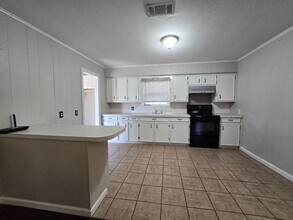 140 Alaska St in Van, TX - Building Photo - Building Photo