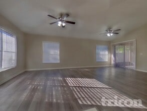 4680 Treasure Cay Rd in Tavares, FL - Building Photo - Building Photo