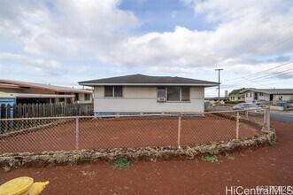1553 Kaleilani St in Pearl City, HI - Foto de edificio - Building Photo