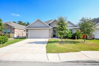 15225 Cheshire Way in San Antonio, TX - Building Photo - Building Photo