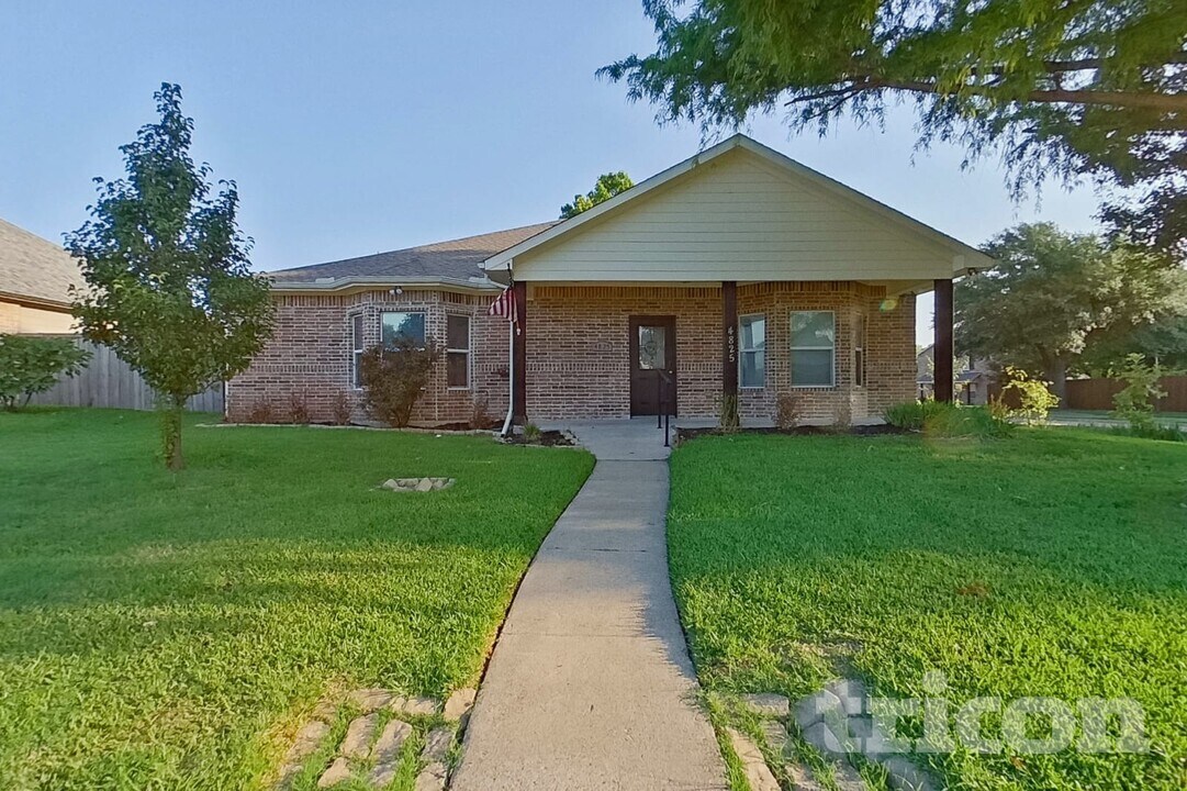 1617 Baugh St in McKinney, TX - Foto de edificio