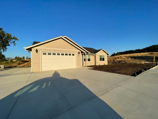 788 Robert Lavern St in Sutherlin, OR - Building Photo - Building Photo