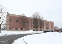 Brandegee Garden Apartments in Utica, NY - Foto de edificio - Building Photo