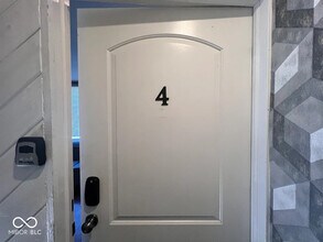 2407 N Capitol Ave in Indianapolis, IN - Building Photo - Building Photo