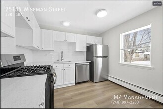 25184 Wiseman St in Roseville, MI - Building Photo - Building Photo