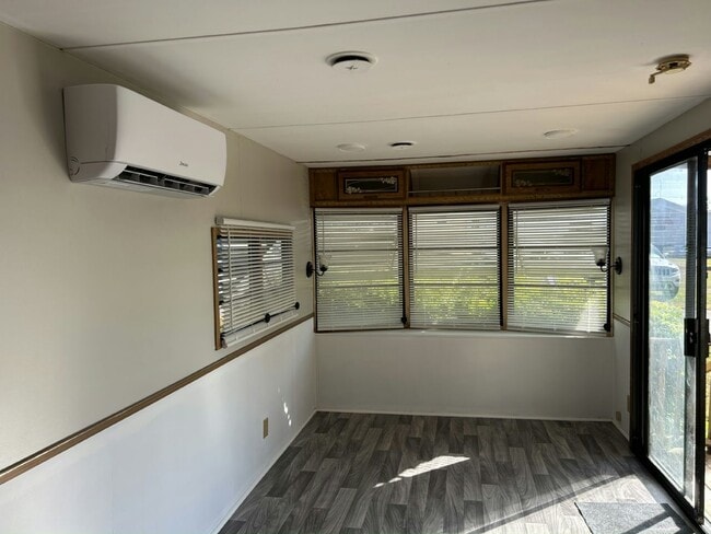 17031 US-301 in Dade City, FL - Building Photo - Building Photo