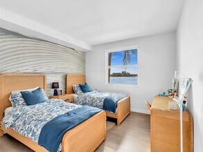 17150 N Bay Rd, Unit 2205 in Sunny Isles Beach, FL - Building Photo - Building Photo