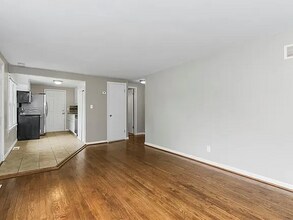 7611 W 65th St in Overland Park, KS - Building Photo - Building Photo