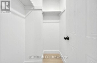 46 Bonaparte Ln in London, ON - Building Photo - Building Photo