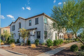 5821 W Pueblo Ave in Phoenix, AZ - Building Photo - Building Photo