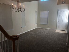 1156 Valley Glen Dr in Dixon, CA - Building Photo - Building Photo