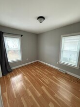 98 Hazel St, Unit 3 in Lincoln, RI - Building Photo - Building Photo