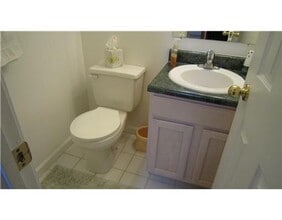 104 Arlington Ct in Bardonia, NY - Building Photo - Building Photo