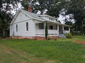 222 Burkewood Dr in Winston-Salem, NC - Building Photo - Building Photo