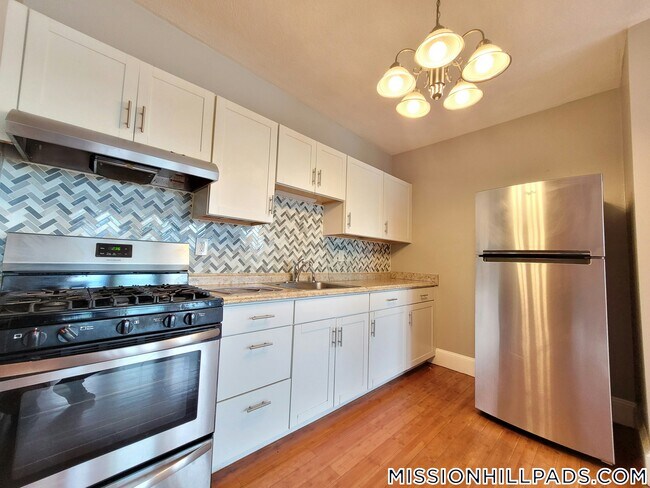 338 Warren St in Boston, MA - Building Photo - Building Photo