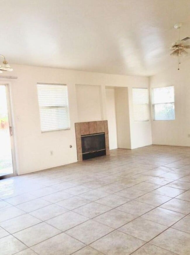 4509 Goal Point St in Bakersfield, CA - Building Photo - Building Photo
