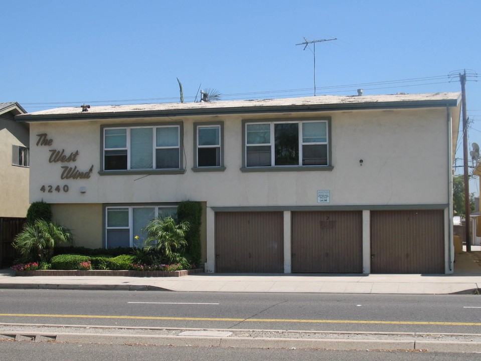 West Wind Apartments in Long Beach, CA - Foto de edificio