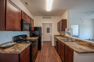 Hi Vine by Weida Apartments in West Lafayette, IN - Foto de edificio - Interior Photo